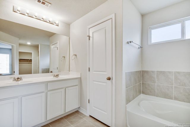 14042 MUDSTONE ST, San Antonio, TX 78253