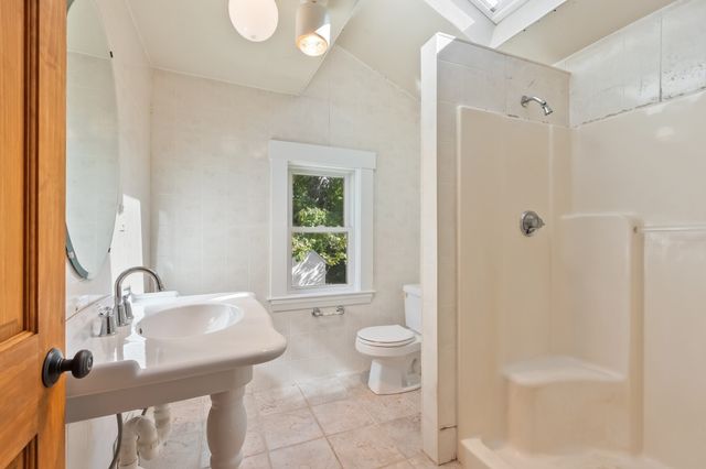 8 Winter St, Southborough, MA 01745