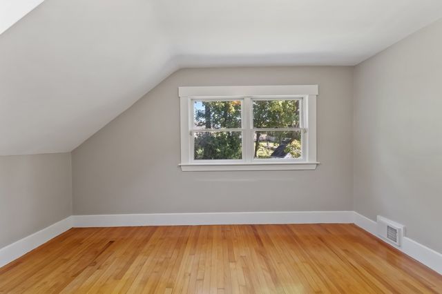 8 Winter St, Southborough, MA 01745