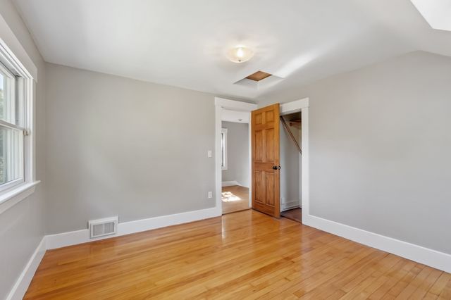 8 Winter St, Southborough, MA 01745