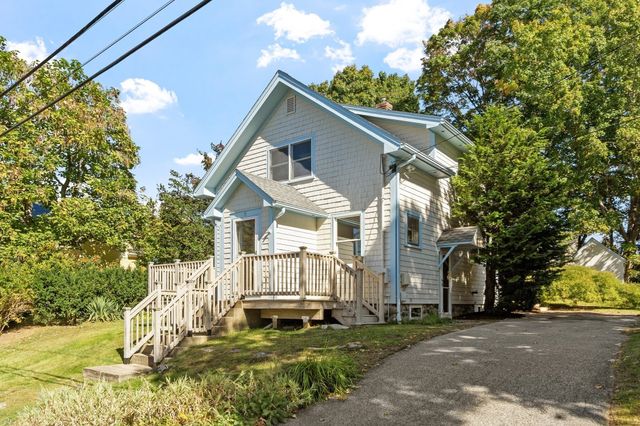 8 Winter St, Southborough, MA 01745