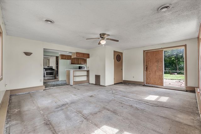 11211 Ridgewood Road, Milan, IL 61264