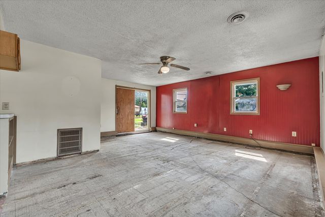 11211 Ridgewood Road, Milan, IL 61264