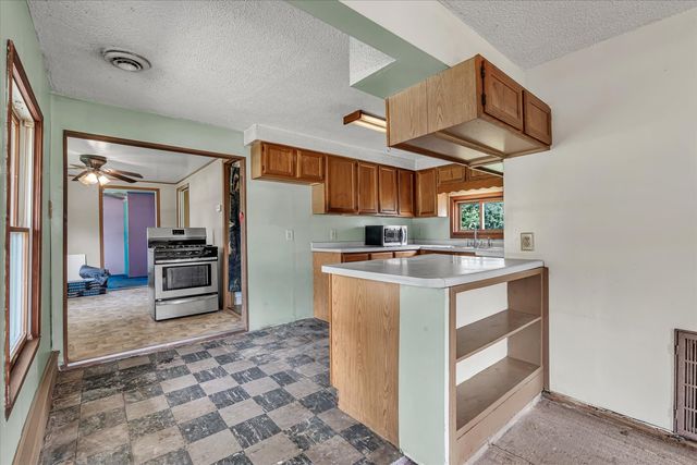 11211 Ridgewood Road, Milan, IL 61264