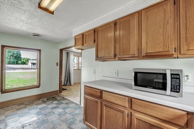 11211 Ridgewood Road, Milan, IL 61264