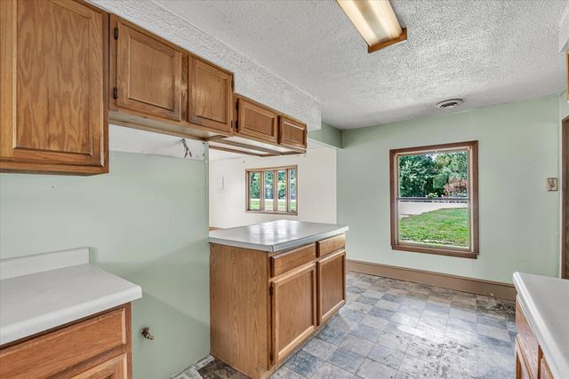 11211 Ridgewood Road, Milan, IL 61264