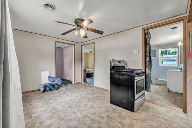 11211 Ridgewood Road, Milan, IL 61264