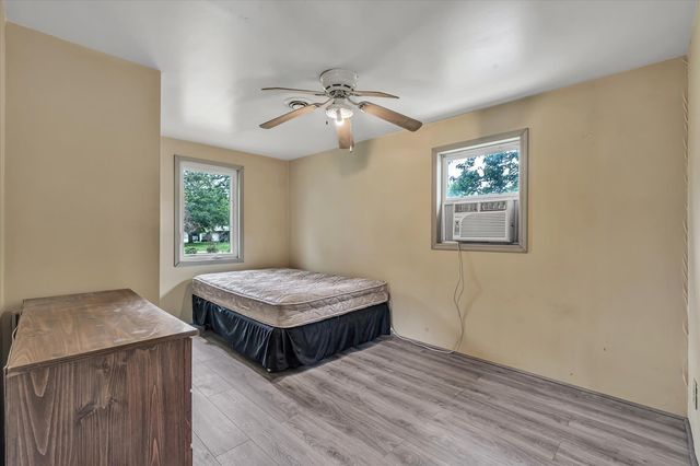 11211 Ridgewood Road, Milan, IL 61264