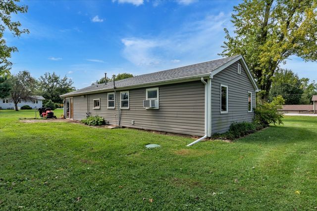 11211 Ridgewood Road, Milan, IL 61264