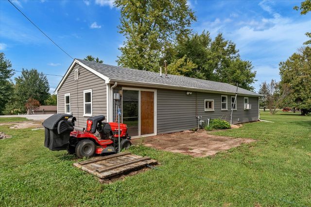 11211 Ridgewood Road, Milan, IL 61264