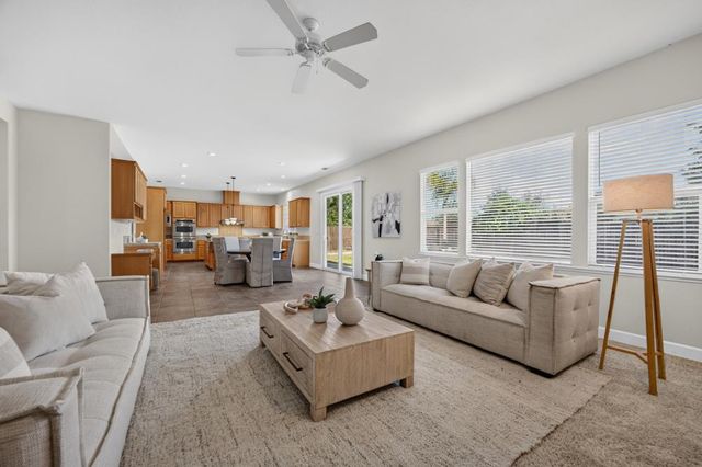 2207 Hedrick Ct, Rocklin, CA 95765