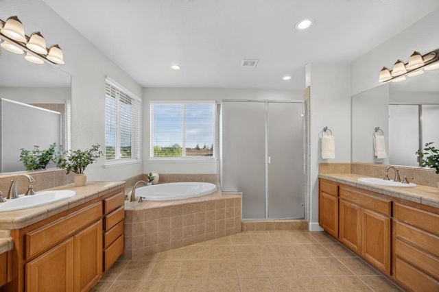 2207 Hedrick Ct, Rocklin, CA 95765
