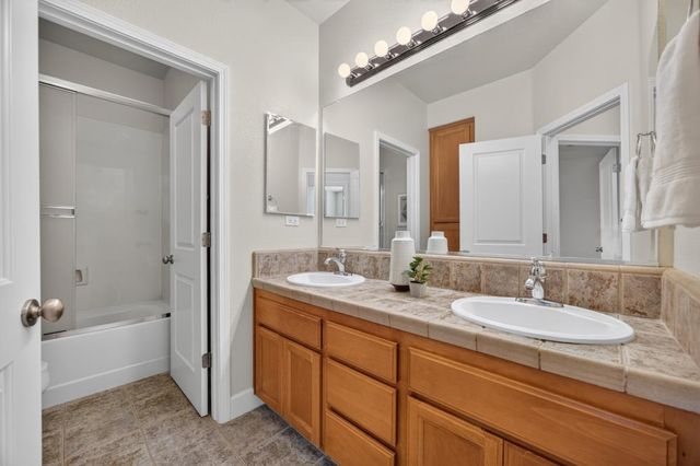2207 Hedrick Ct, Rocklin, CA 95765