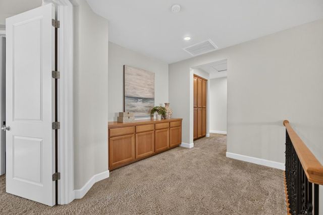 2207 Hedrick Ct, Rocklin, CA 95765