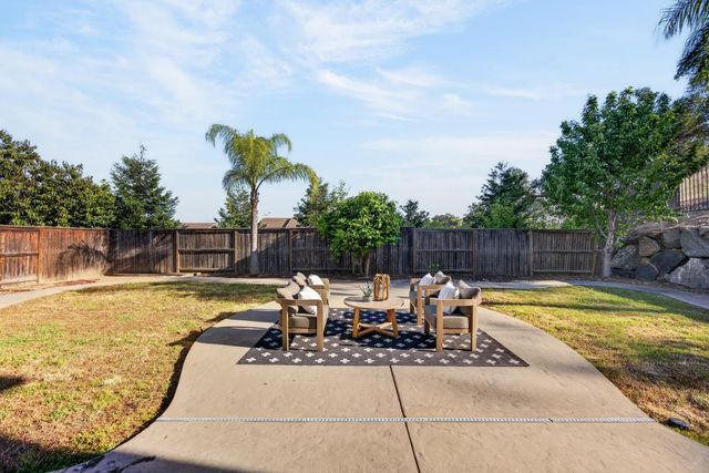 2207 Hedrick Ct, Rocklin, CA 95765