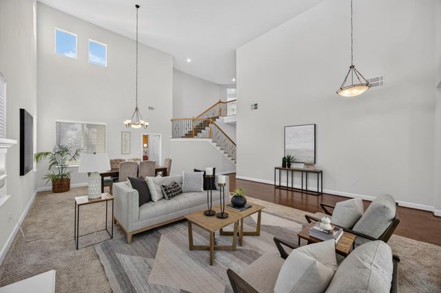2207 Hedrick Ct, Rocklin, CA 95765