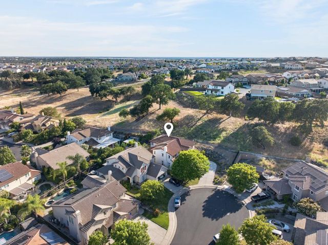 2207 Hedrick Ct, Rocklin, CA 95765
