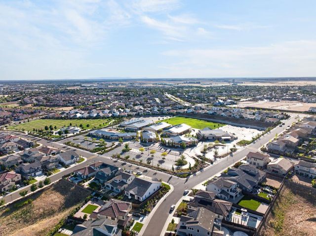 2207 Hedrick Ct, Rocklin, CA 95765