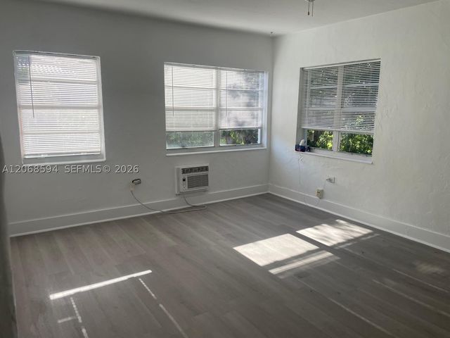 1784 Normandy Dr, Miami Beach, FL 33141
