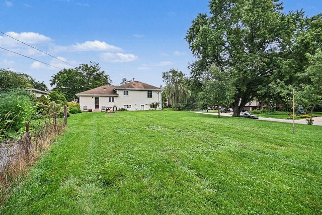 708 Glendale Drive, Prospect Heights, IL 60070