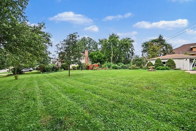 708 Glendale Drive, Prospect Heights, IL 60070