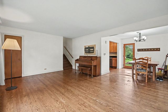 708 Glendale Drive, Prospect Heights, IL 60070