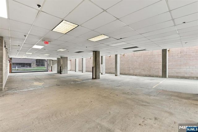 399 11th Street 206, Palisades Park, NJ 07650