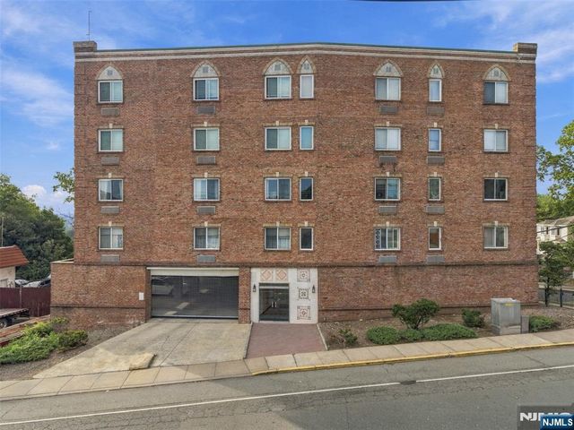399 11th Street 206, Palisades Park, NJ 07650