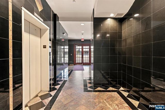 399 11th Street 206, Palisades Park, NJ 07650