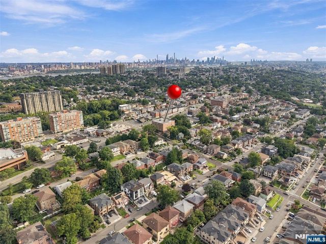 399 11th Street 206, Palisades Park, NJ 07650