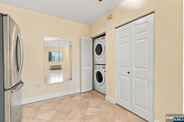 399 11th Street 206, Palisades Park, NJ 07650