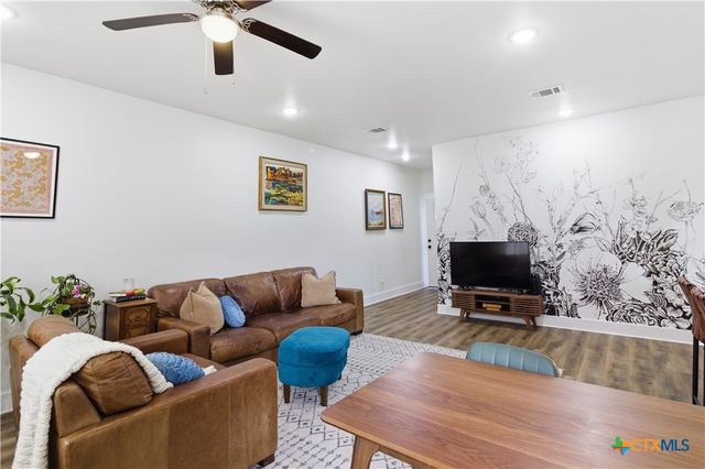 1960 Royal Loop, Belton, TX 76513