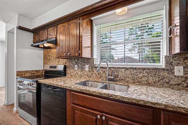 10602 Sagewind Drive, Houston, TX 77089