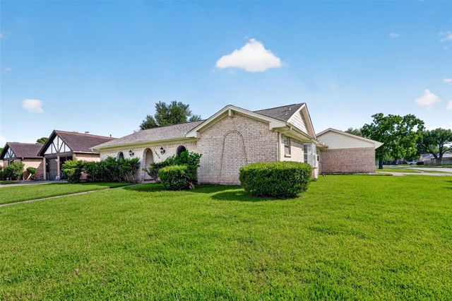 10602 Sagewind Drive, Houston, TX 77089