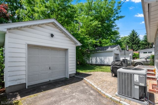 30 Lorraine St, Glen Ridge Boro Twp., NJ 07028