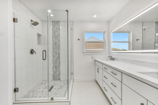 1326 Hawaii Drive, Tiki Island, TX 77554