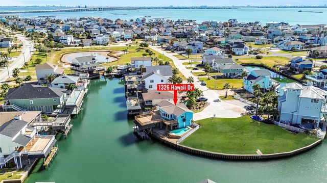 1326 Hawaii Drive, Tiki Island, TX 77554