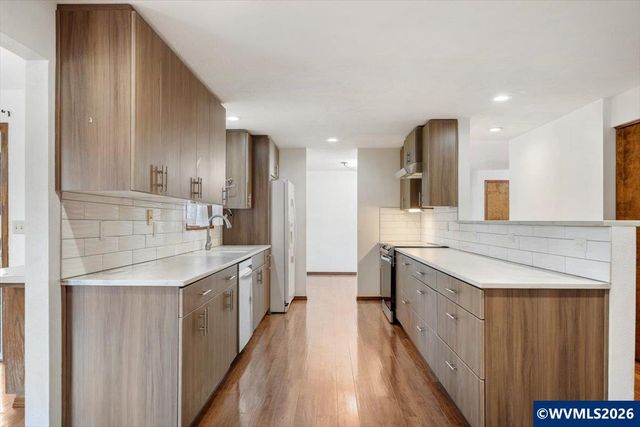 2968 Kalmia Ct, Sweet Home, OR 97386