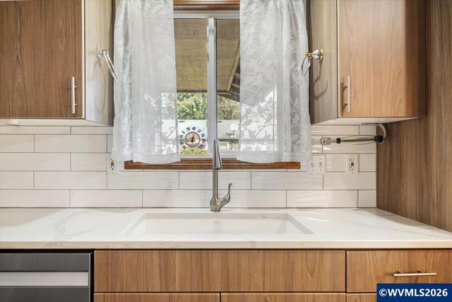 2968 Kalmia Ct, Sweet Home, OR 97386