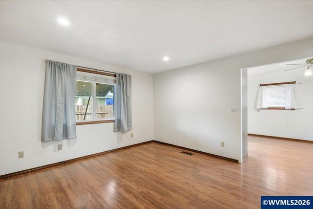 2968 Kalmia Ct, Sweet Home, OR 97386