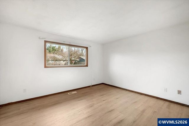 2968 Kalmia Ct, Sweet Home, OR 97386