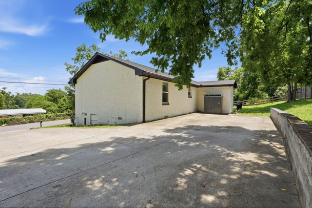 628 Maplewood Ln, Nashville, TN 37216
