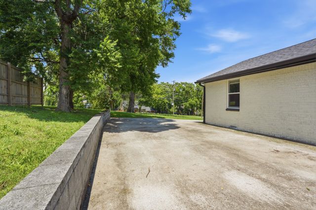 628 Maplewood Ln, Nashville, TN 37216
