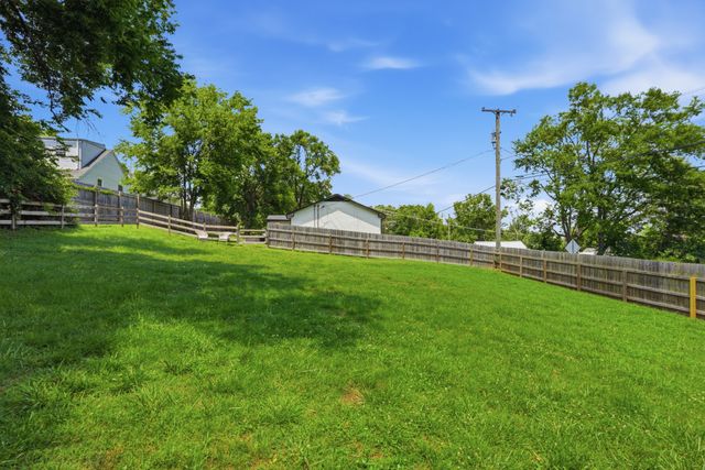 628 Maplewood Ln, Nashville, TN 37216
