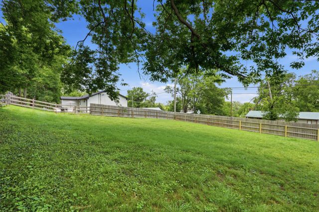 628 Maplewood Ln, Nashville, TN 37216