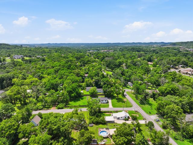628 Maplewood Ln, Nashville, TN 37216