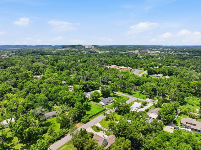 628 Maplewood Ln, Nashville, TN 37216