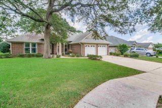 2004 Pin High Dr, Pensacola, FL 32526
