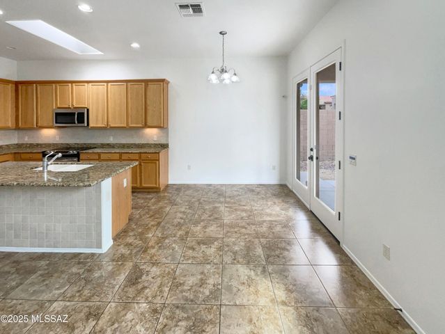 10424 S Painted Mare Drive, Vail, AZ 85641