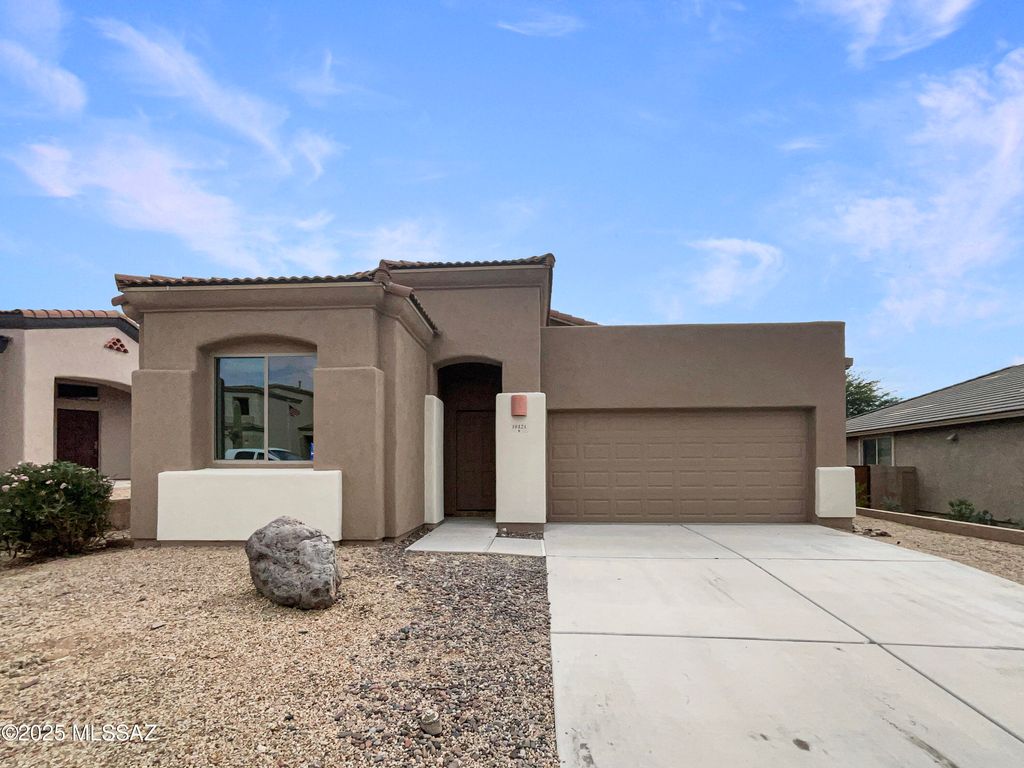 10424 S Painted Mare Drive, Vail, AZ 85641